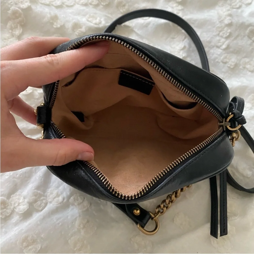 Gucci Black and Gold Quilted Crossbody Bag - Picture 5 of 11